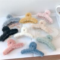 Fluffy Faux Fur Designers Large Hair Claw Clips Plush Fancy Colorful Fuzzy Plush Hair Accessories Women Pin For Girls