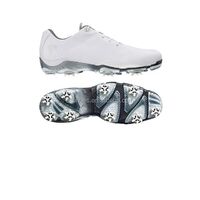 man perfect performance breathable golf shoes